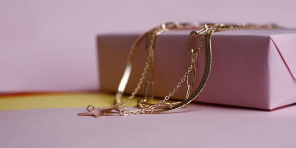 Le borse per i gioielli: come conservare i tuoi preziosi in modo sicuro e protetto